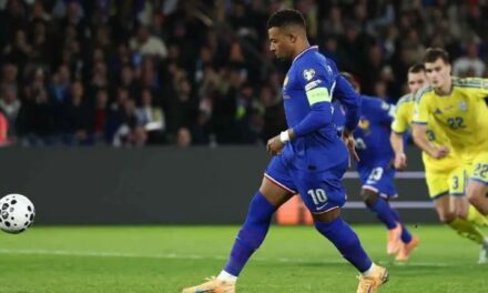 Francia clasifica al Mundial a lo Panenka