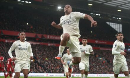 Liverpool y Man City pierden, un impulso al Arsenal, líder de la Liga Premier