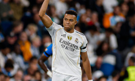 Real Madrid arrasa al Valencia con doblete de Mbappé