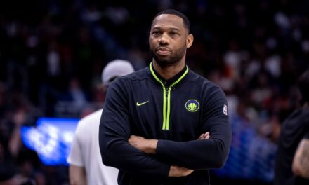 Pelicans despiden a Green tras 12 juegos como coach y nombran a Borrego como interino