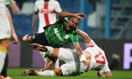 Nuevo técnico lleva a Genoa a su primera victoria de la temporada en la Serie A