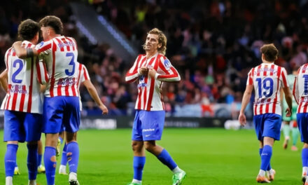 Un doblete exprés de Griezmann pone al Atlético a la altura del Barça