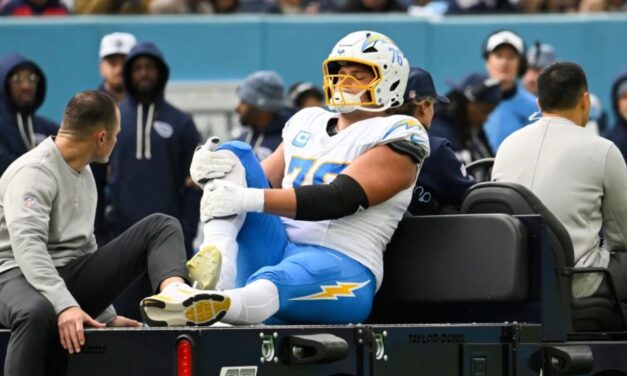 El tackle de los Chargers Joe Alt necesita cirugía tras otra torcedura grave de tobillo