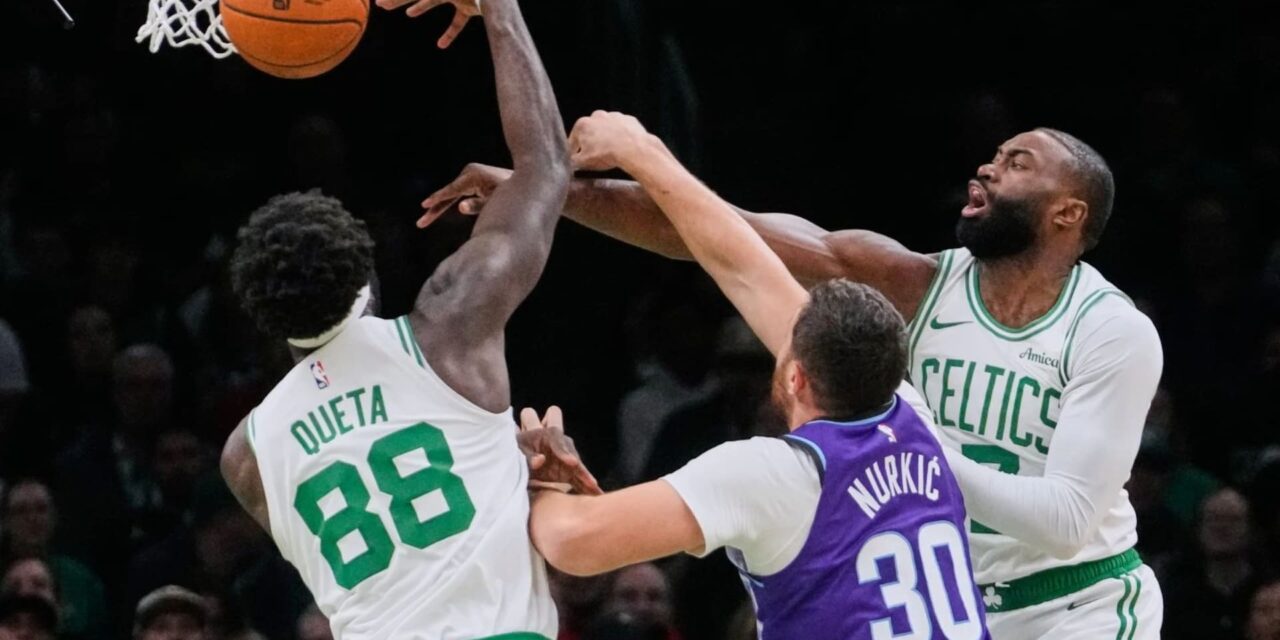 Jusuf Nurkic anota en el último segundo para darle la victoria a los Jazz sobre los Celtics, 105-103