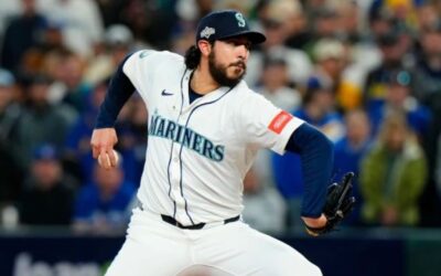 Marineros ejercen opción del cerrador mexicano Andrés Muñoz para el 2026