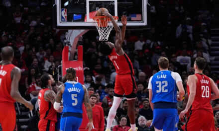 Amen Thompson anota 27 puntos, su mejor marca de la temporada, para liderar a los Rockets a su cuarta victoria consecutiva.