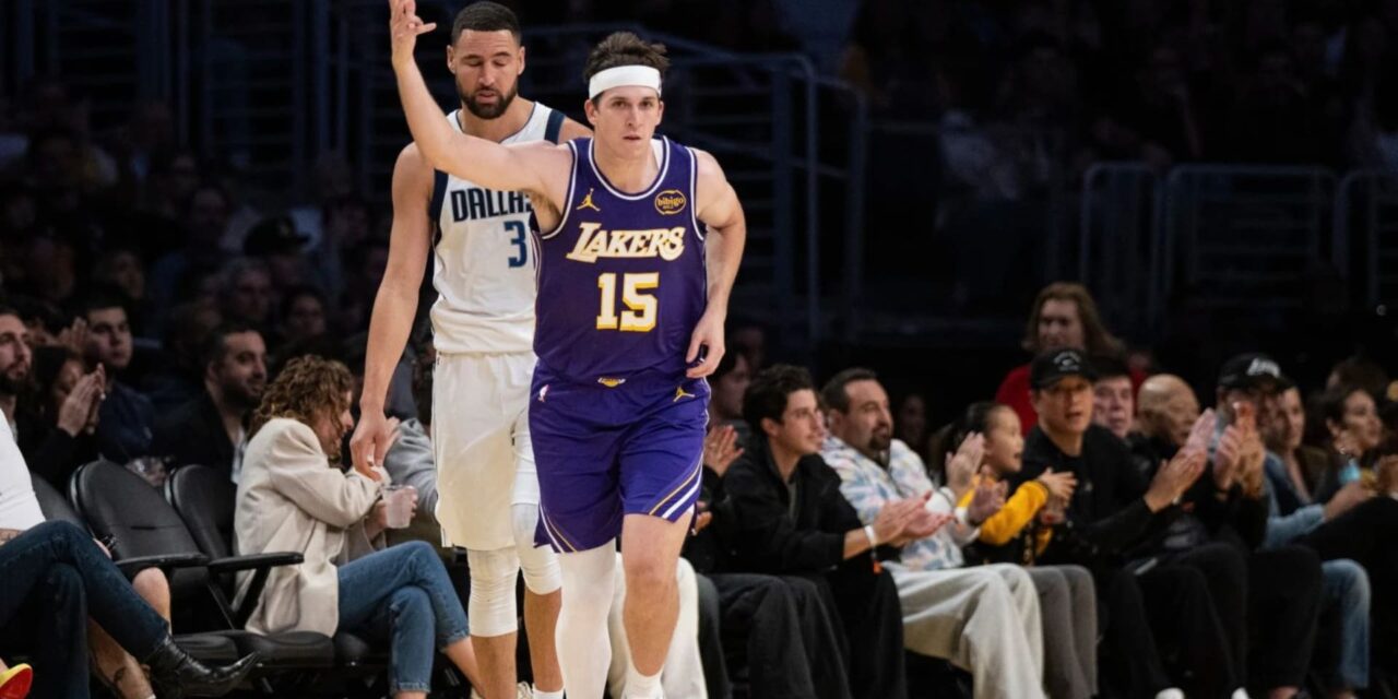 Reaves anota 38 puntos, Luka suma 35 y los Lakers vencen a los Mavs 129-119 en el regreso de Anthony Davis a Los Ángeles.