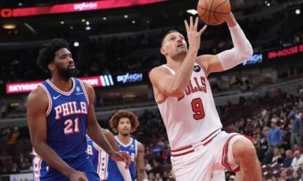Giddey y Vucevic ayudan a los Bulls a remontar un déficit de 24 para vencer 113-111 a los 76ers