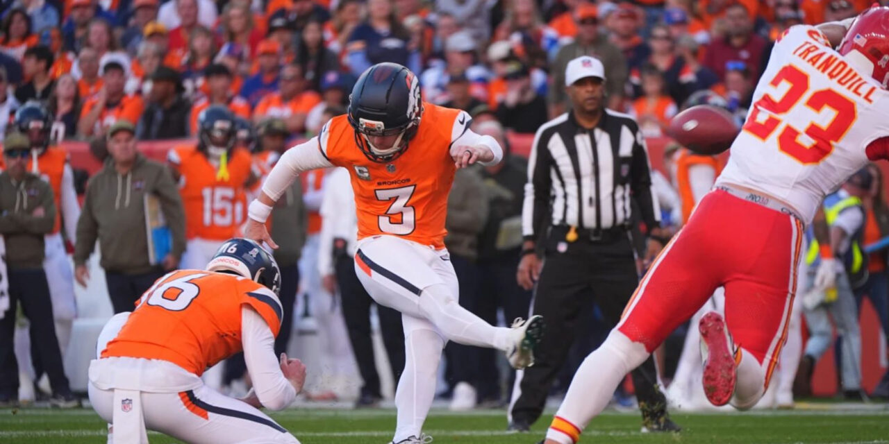 Los Broncos vencieron a los Chiefs 22-19 con un gol de campo de Lutz en el último segundo, extendiendo su racha de victorias a 8 partidos