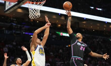 Powell anota 25, Adebayo suma 20 y Heat vence 110-96 a Warriors diezmados
