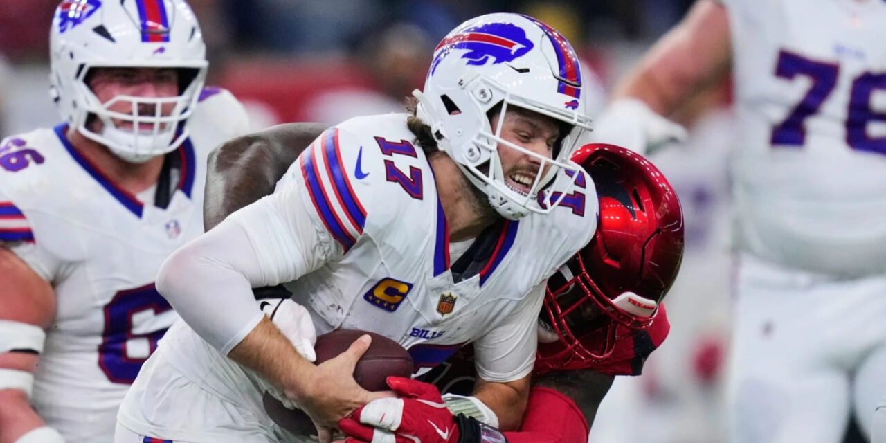 Los Texans consiguieron 8 capturas de mariscal y Calen Bullock forzó 3 pérdidas de balón en la victoria de Houston por 23-19 sobre los Bills