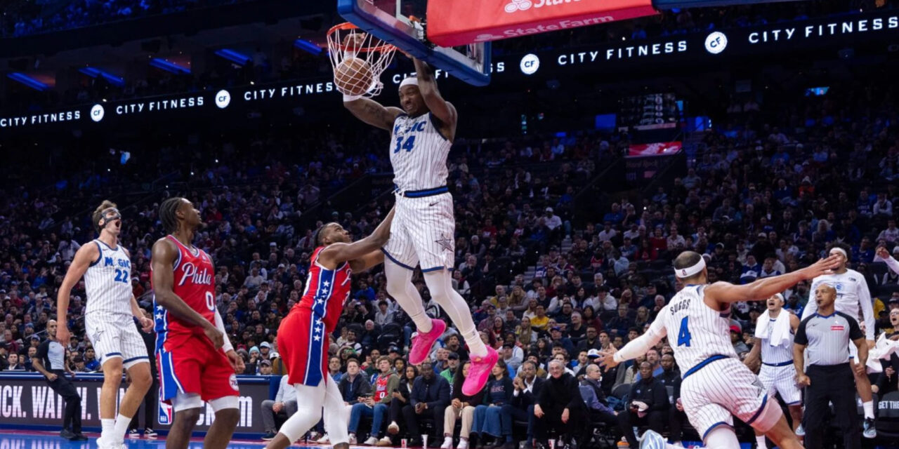 Anthony Black anota 31 puntos, el máximo de su carrera, y lidera a Orlando a la victoria por 144-103 sobre Filadelfia.