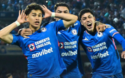 Con penal fallado de Chicharito, Cruz Azul vence a Chivas