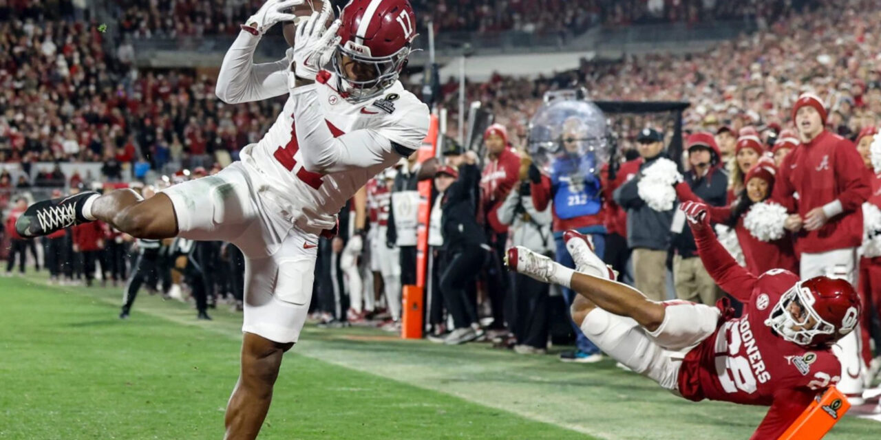 Alabama remonta un déficit de 17 puntos y vence a Oklahoma 34-24 en los playoffs de fútbol americano universitario.