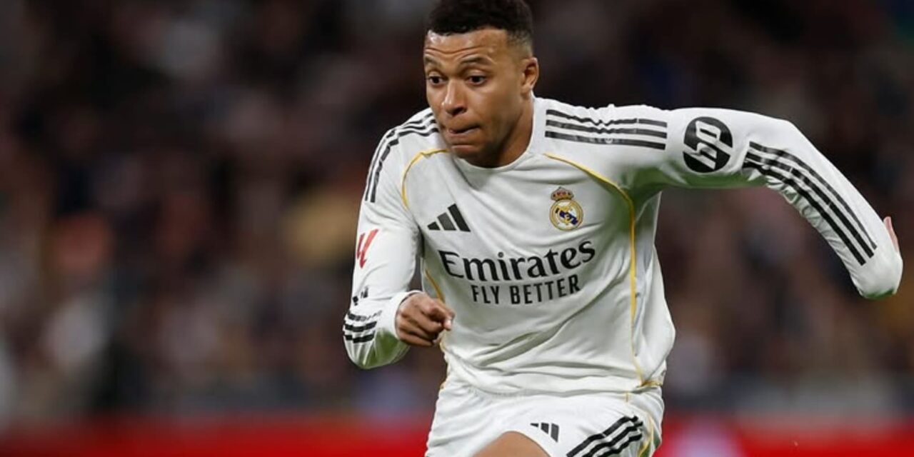 Mbappé, baja por un esguince de rodilla