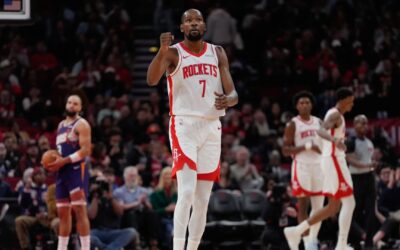 Durant alcanza los 31.000 puntos en su carrera y los Rockets dominan a los Suns