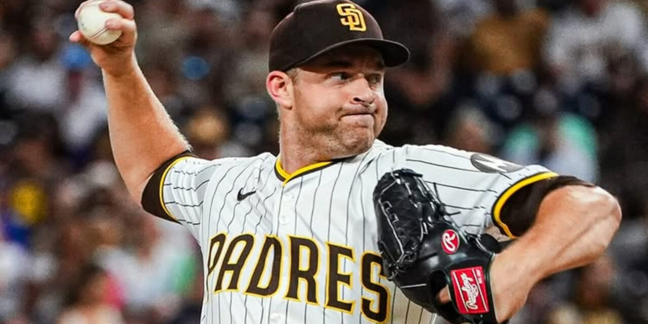 Michael King se queda en los Padres tras acordar por tres años