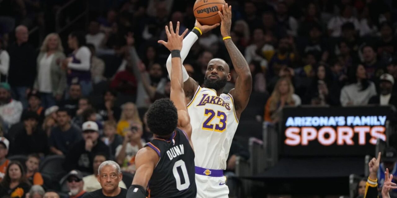 LeBron James anota dos tiros libres clave y Lakers vencen 116-114 a Suns tras dejar ir ventaja de 20