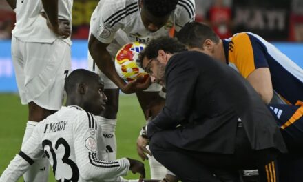 Mendy vuelve a sufrir una lesión muscular y se despide de 2025