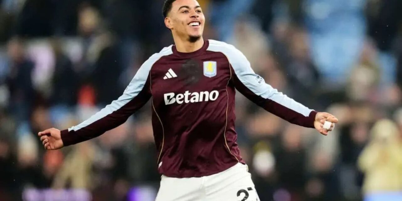 Aston Villa vence 2-1 al Man United y logra su décima victoria consecutiva