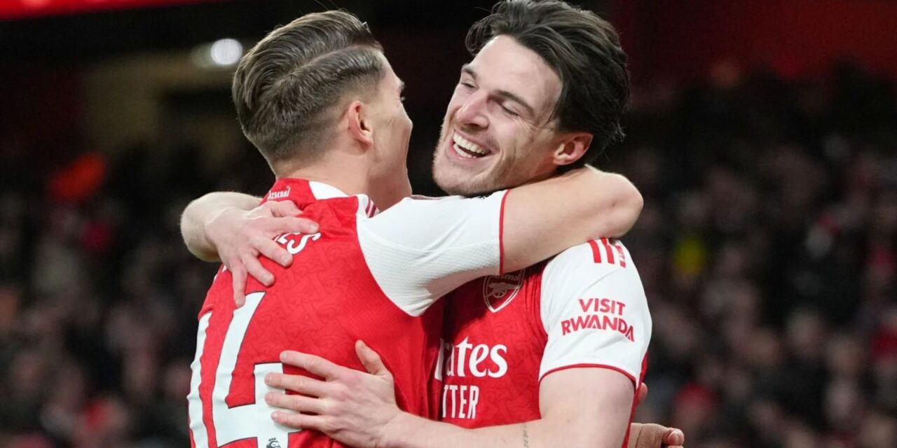 Arsenal se mantiene en la cima, Man City presiona y Liverpool continúa su resurgimiento