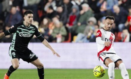 Rayo Vallecano empata sin goles con el Real Betis y alarga su mal paso en La Liga a seis juegos