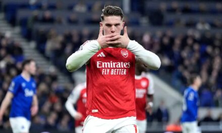 Arsenal gana y asegura pasar la Navidad en el primer lugar de la Liga Premier