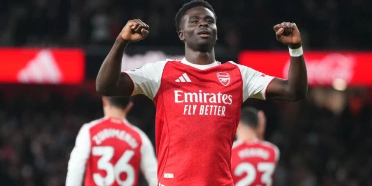 Arsenal retoma ventaja de cinco puntos en la Liga Premier, mientras Liverpool se desinfla en Anfield