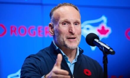 Tras la Serie Mundial, Mark Shapiro recibe nuevo contrato de 5 años como presidente de Azulejos