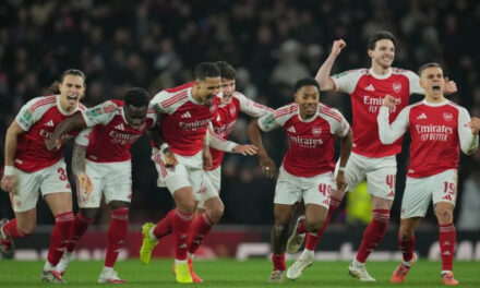 Arsenal vence a Crystal Palace en penales y avanza a semifinales de la Copa de la Liga