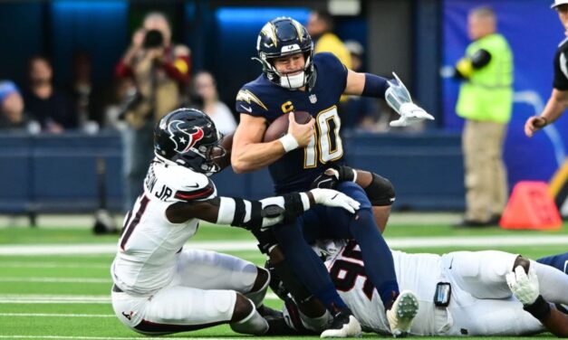 Texans aseguran 3er pasaje consecutivo a playoffs con victoria de 20-16 sobre Chargers