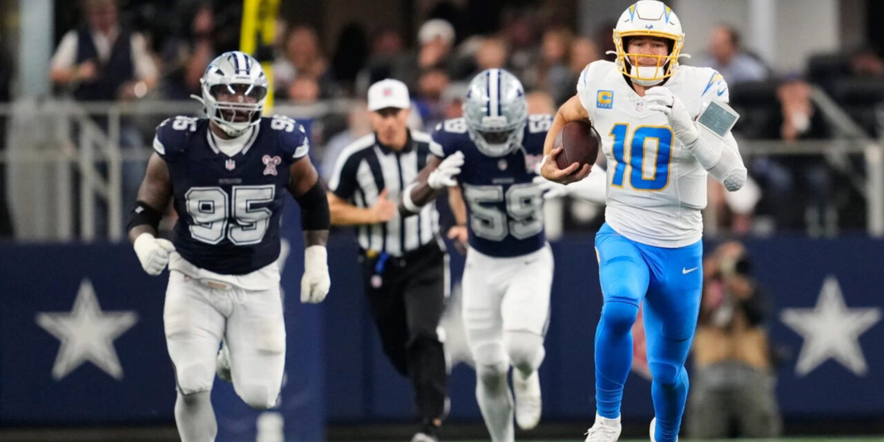 Justin Herbert impulsa a los Chargers hacia los playoffs con victoria 34-17 sobre Cowboys