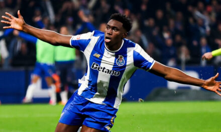 Samu marca dos goles y el Porto vence 2-0 al AFS