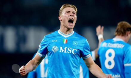 Doblete de Højlund da victoria al Napoli ante la Juventus y arruina regreso de Spalletti