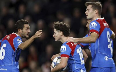 El Atlético resurge y sufre en Eindhoven
