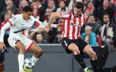 Unai Simon mantiene a flote la esperanza del Athletic