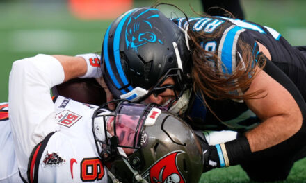 Bryce Young lanza 2 touchdowns y los Panthers finalmente vencieron a los Bucs 23-20