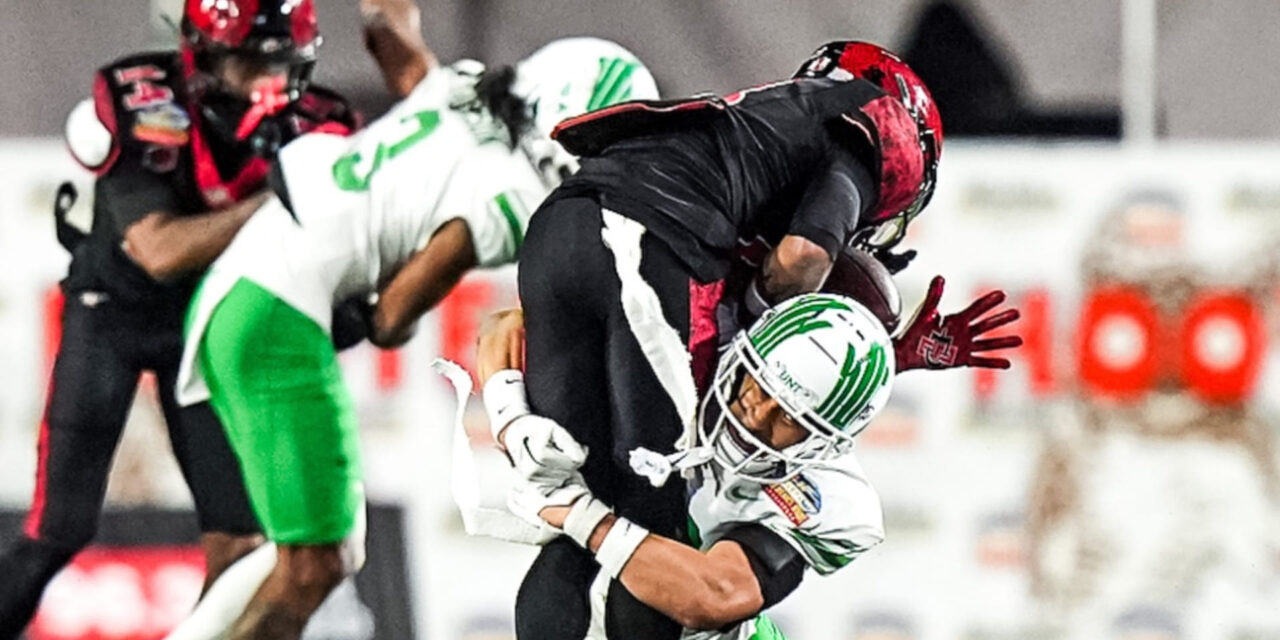 El equipo n.° 23 North Texas vence a San Diego State 49-47 en el New Mexico Bowl