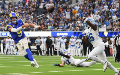 Matthew Stafford lleva a los Rams a una victoria de 41-34 sobre los Lions, asegurando otro puesto en los playoffs.