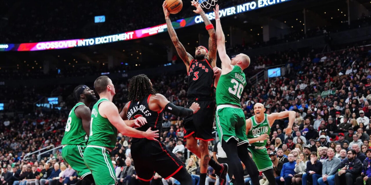Pritchard anota 33 puntos y Celtics vencen 112-96 a unos Raptors en mala racha
