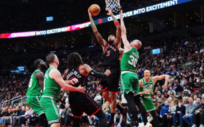 Pritchard anota 33 puntos y Celtics vencen 112-96 a unos Raptors en mala racha