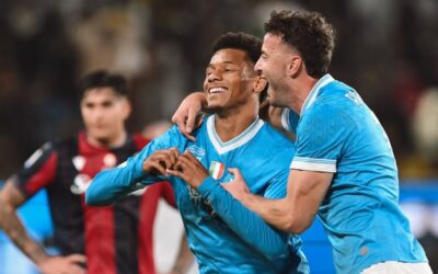 Neres da doblete y Napoli gana la Supercopa de Italia con victoria sobre Bolonia