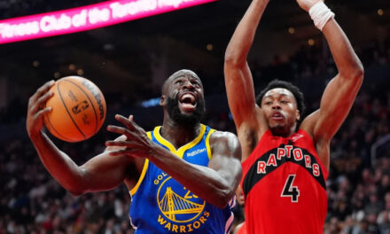 Barnes iguala el récord de los Raptors con 25 rebotes y logra un triple-doble en la victoria en tiempo extra sobre los Warriors.