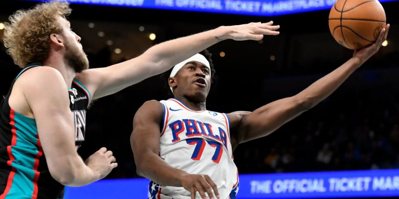 Triple de Edgecombe en los últimos segundos le da a 76ers una victoria en tiempo ante Grizzlies