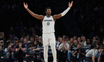 Jackson anota 28 puntos, Landale encesta 4 triples y Grizzlies vencen 116-110 a Timberwolves