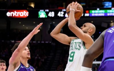 Derrick White suma 27 puntos y 7 tapones para liderar a los Celtics ante el Jazz 129-119
