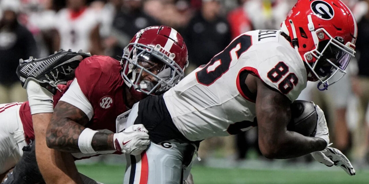 El número 3 Georgia pone fin a la rivalidad con el número 10 Alabama y vence 28-7 para ganar el campeonato de la SEC.