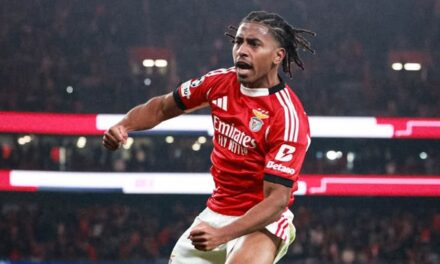 Benfica deja a Napoli en cero con un triunfo 2-0