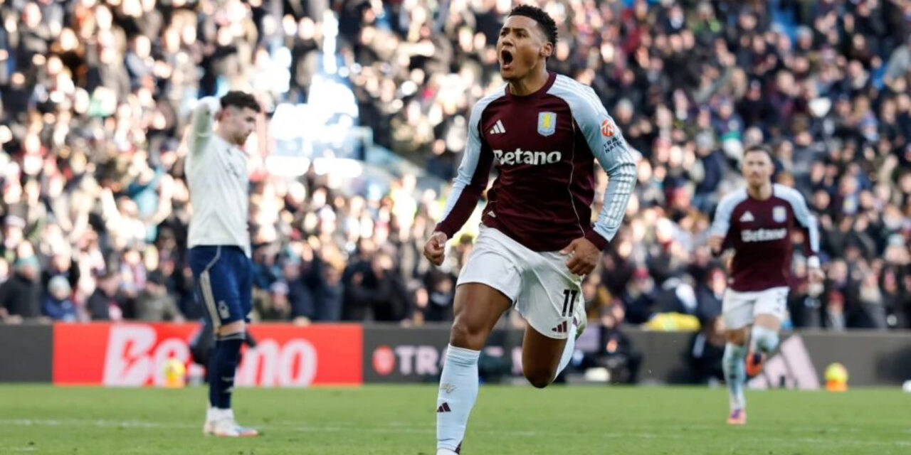 Villa vence 3-1 a Forest y sube al segundo lugar en la Liga Premier