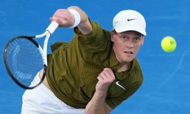 Sinner amplía a 18 su racha de victorias en el Abierto de Australia y avanza a cuartos de final